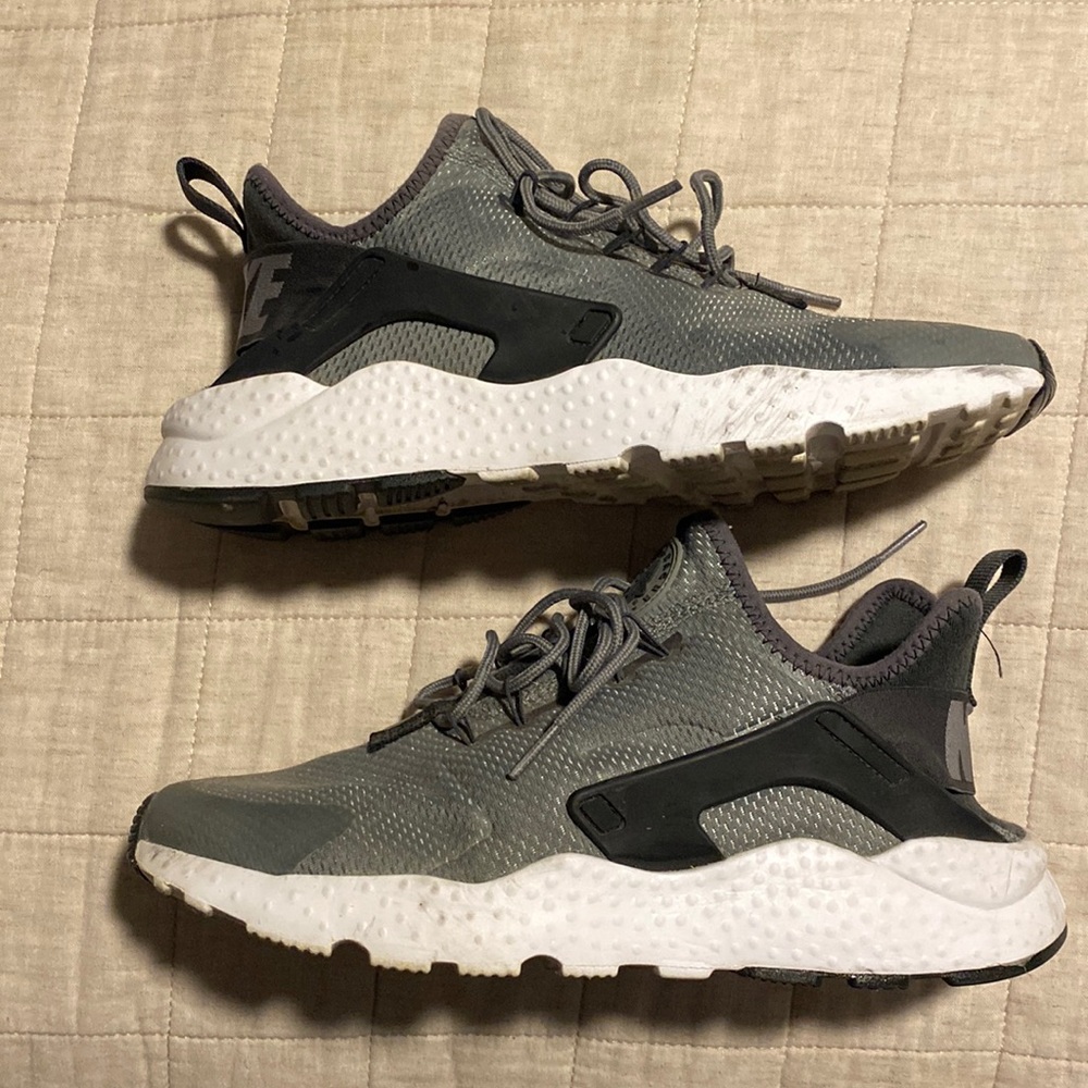Nike Air Huarache Size 10 men’s US